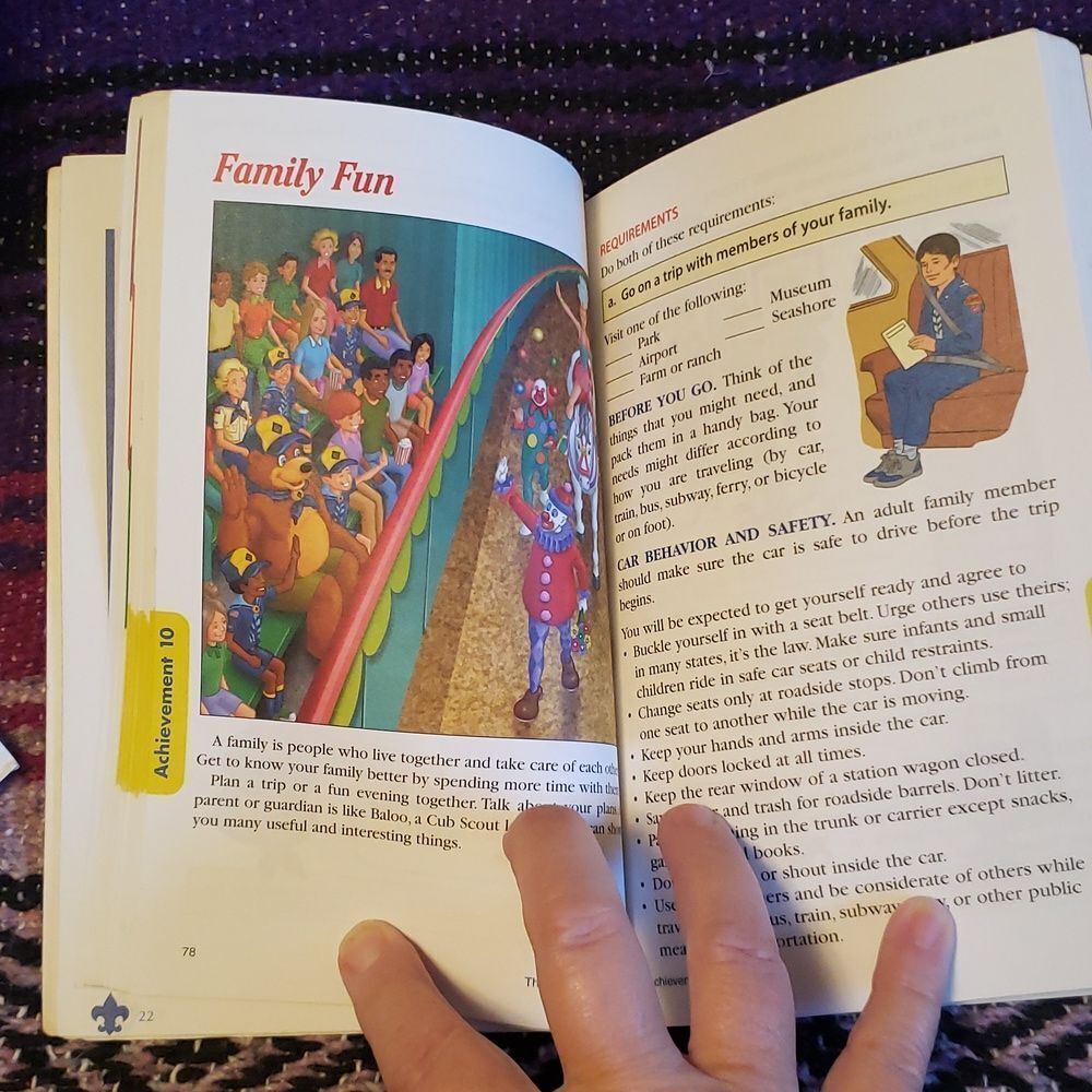 Vintage 1998 Bear Cub Scout Handbook - Picture 3 of 6
